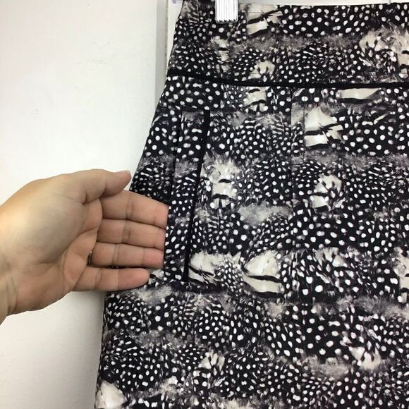 J. Crew Black / White Feather Print Mini Skirt - 0‎ - Picture 4 of 8